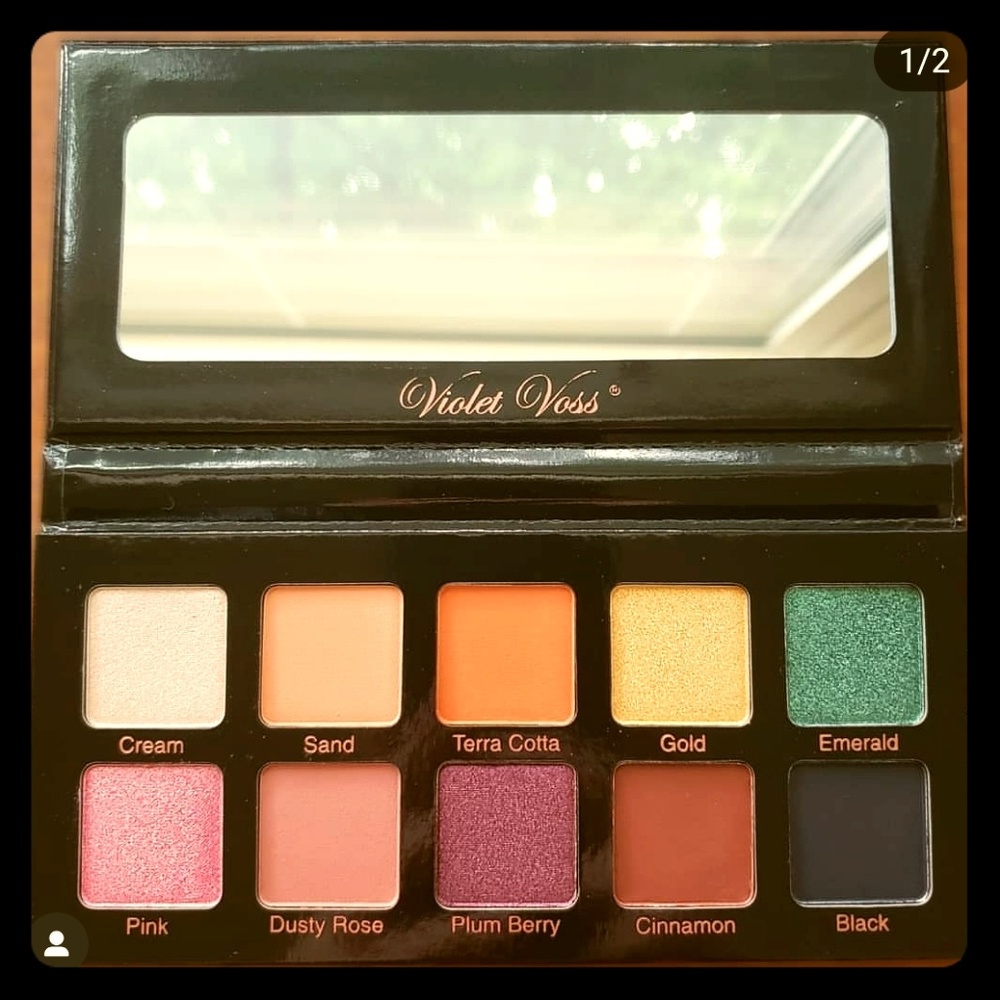 Violet Voss Essentials pallet